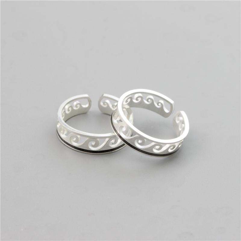 Wedding Rings GORGEOUS TALE Unique Design Silver Color With Black Line Wave Stable Stainless Steel Jewelry Women Ladies Gift
Wedding Rings GORGEOUS TALE Unique Design Silver Color With Black Line Wave Stable Stainless Steel Jewelry Women Ladies Gift