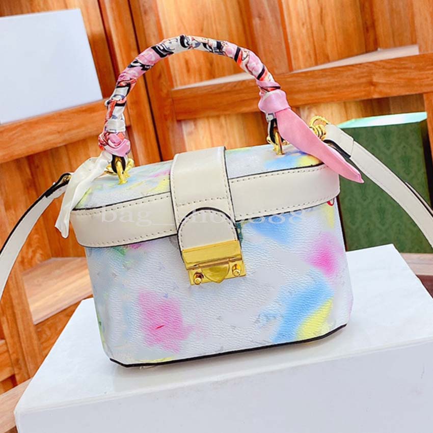 High-quality Designer bags Cosmetic bag ladies shoulder handbag wallet colorful inner clips multi-function large-capacity 0016, #10
High-quality Designer bags Cosmetic bag ladies shoulder handbag wallet colorful inner clips multi-function large-capacity 0016, #10