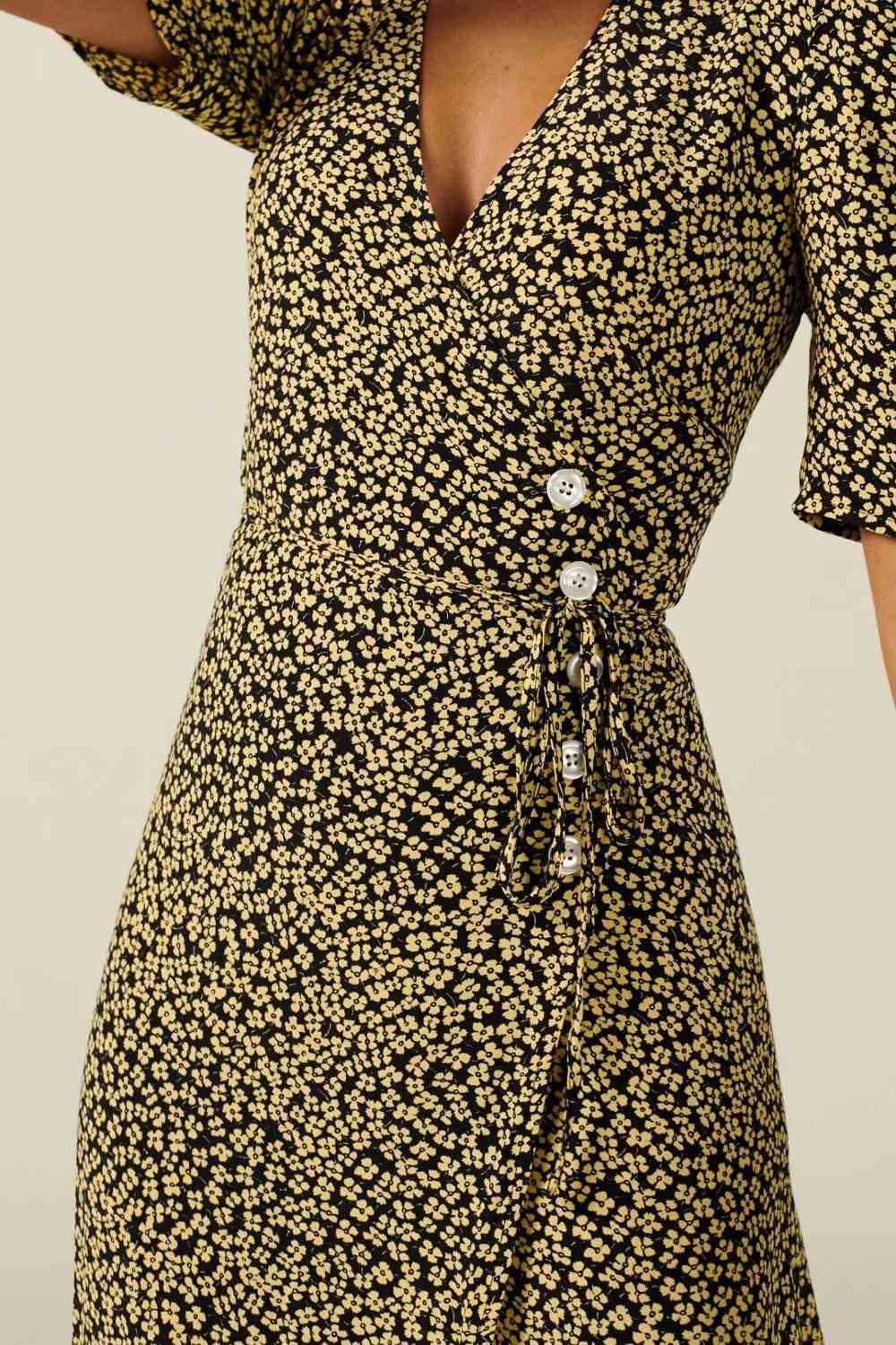 French Cross V neck Floral Print Buttons Lace up Dress Retro Woman Short sleeve Front Slit Mid-calf Slim Fit Summer Tea Dresses 210429