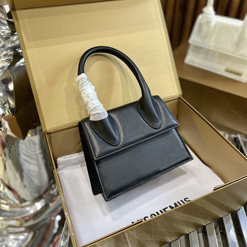 2021 Fashion Designer Luxury bag for 2021 Women Mini Casual Shopping handBag Tote Hnadbags Jac quemu Bags, Box (not for sale)
2021 Fashion Designer Luxury bag for 2021 Women Mini Casual Shopping handBag Tote Hnadbags Jac quemu Bags, Box (not for sale)