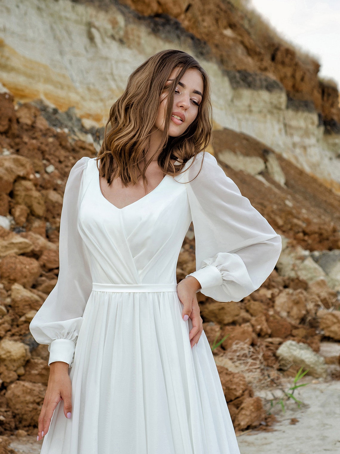 Simple White Chiffon A Line Wedding Dresses Boho Beach Bridal Gowns V-Neck Long Sleeves Plus Size Robe De Mariage Custom Made