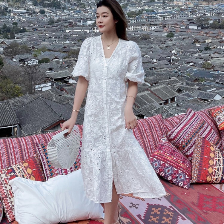 Summer Women Vintage Hollow Out Embroidery Puff Sleeve Casual Dress Female Elegant V-Neck Single-Breasted White 210519