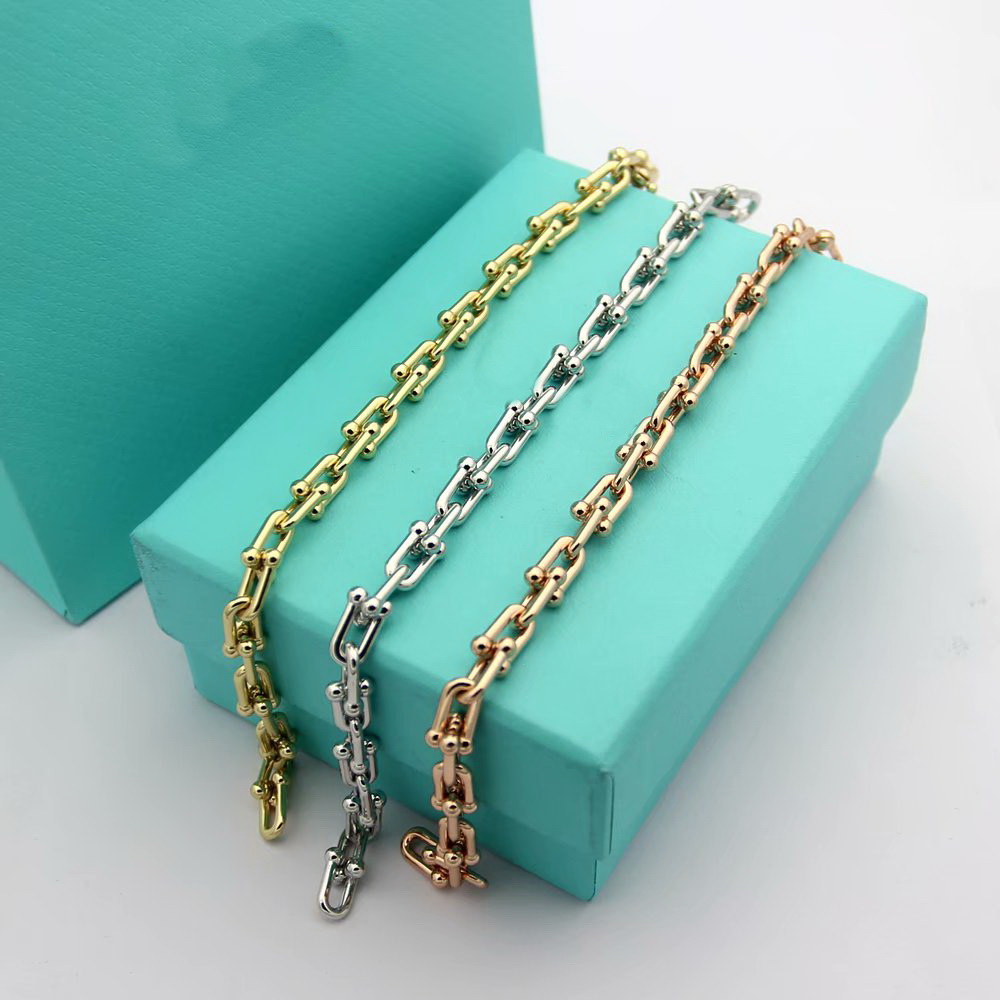 Europe America Fashion Jewelry Sets Men Lady Women Engraved Initials U-shape Chain Thick Necklace Bracelet Sets 3 Color, White gold/bracelet
Europe America Fashion Jewelry Sets Men Lady Women Engraved Initials U-shape Chain Thick Necklace Bracelet Sets 3 Color, White gold/bracelet