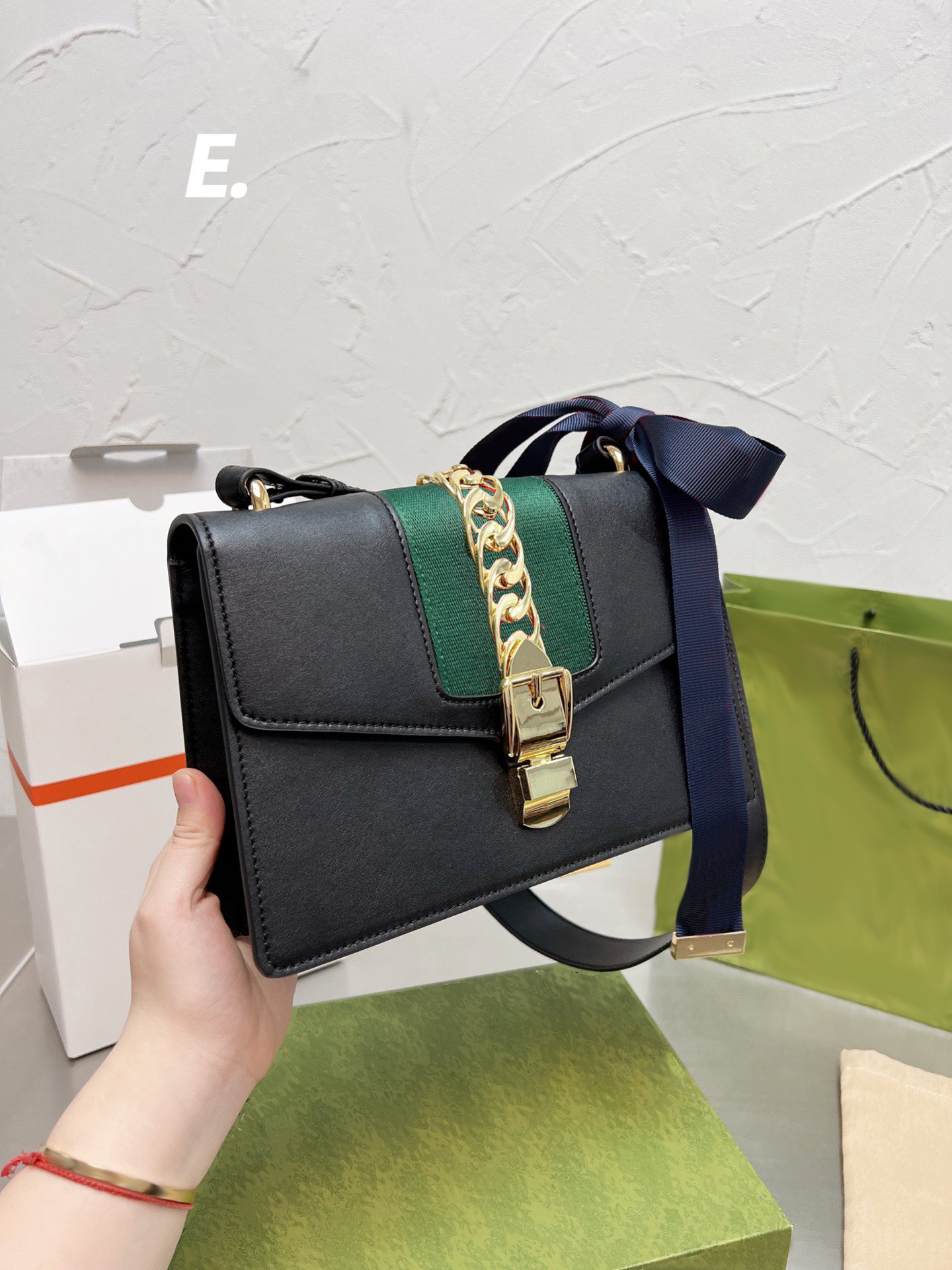 Luxury Sylvie Designer Cream Red Green Navy Leather Womens Shoulder Bag Sylvia Crossbody Handbags Guccie Fashion Guccl Bags, Actual pictures contact me
Luxury Sylvie Designer Cream Red Green Navy Leather Womens Shoulder Bag Sylvia Crossbody Handbags Guccie Fashion Guccl Bags, Actual pictures contact me