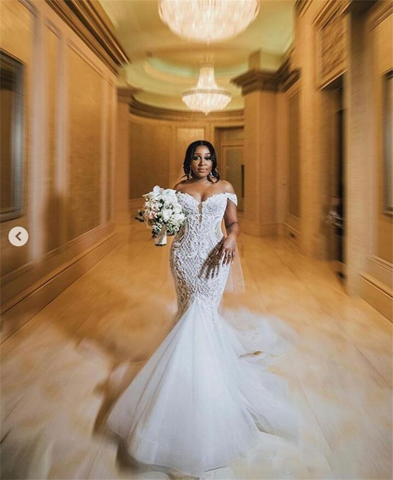 Chic Wedding Dresses Off Shoulder Plus Size Mermaid Bridal Gowns Zipper Back Lace Appliqued Tulle Long Dubai Sweep Train Customize vestido de novia