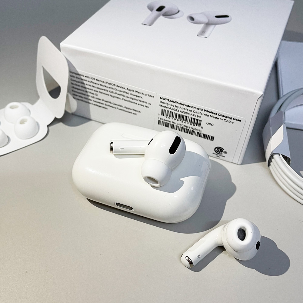 For AirPods Pro Air Gen 3 AP3 AP2 H1 Chip Transparency Metal Hinge case Wireless Charging Bluetooth Headphones pk Pods 2 AP Pro AP2 W1 Earbuds 2nd Generation, White
For AirPods Pro Air Gen 3 AP3 AP2 H1 Chip Transparency Metal Hinge case Wireless Charging Bluetooth Headphones pk Pods 2 AP Pro AP2 W1 Earbuds 2nd Generation, White