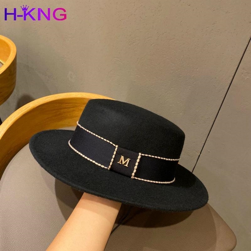 In the Spring and Autumn Winter New White Wool Small Hat Fashionable Europe and the United States Aristocratic Fedora, Blue;gray
In the Spring and Autumn Winter New White Wool Small Hat Fashionable Europe and the United States Aristocratic Fedora, Blue;gray