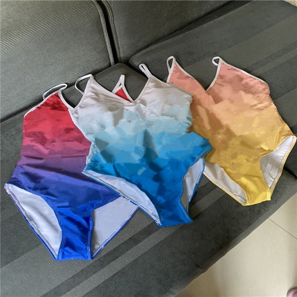 21SS Summer Women Designer Bikinis With Letters Top Quality Breathable 2 Piece Swimsuits For Women Sexy Bathing Suit S-XL
21SS Summer Women Designer Bikinis With Letters Top Quality Breathable 2 Piece Swimsuits For Women Sexy Bathing Suit S-XL