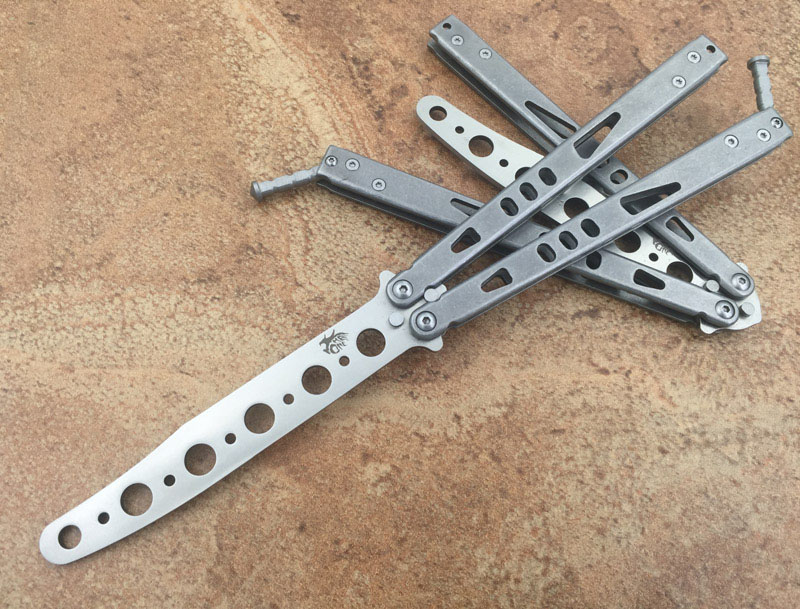 Theone Particle Butterfly Training Exercise Trainer Knife 440C Not Sharp EX10 Chimera BM42 BM51 V3 V6 Hom Basilisk Squid AB Jilt Swing Knives UT121 BM 3400 9600 UT88
Theone Particle Butterfly Training Exercise Trainer Knife 440C Not Sharp EX10 Chimera BM42 BM51 V3 V6 Hom Basilisk Squid AB Jilt Swing Knives UT121 BM 3400 9600 UT88