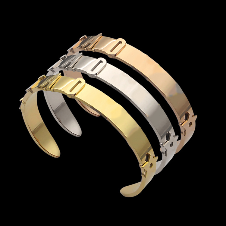 Titanium Steel Love Bracelets silver rose gold bracelet Bangles Never Fading Opening Women Luxurious Letter engagement Jewelry Lady Party Gi, Black
Titanium Steel Love Bracelets silver rose gold bracelet Bangles Never Fading Opening Women Luxurious Letter engagement Jewelry Lady Party Gi, Black
