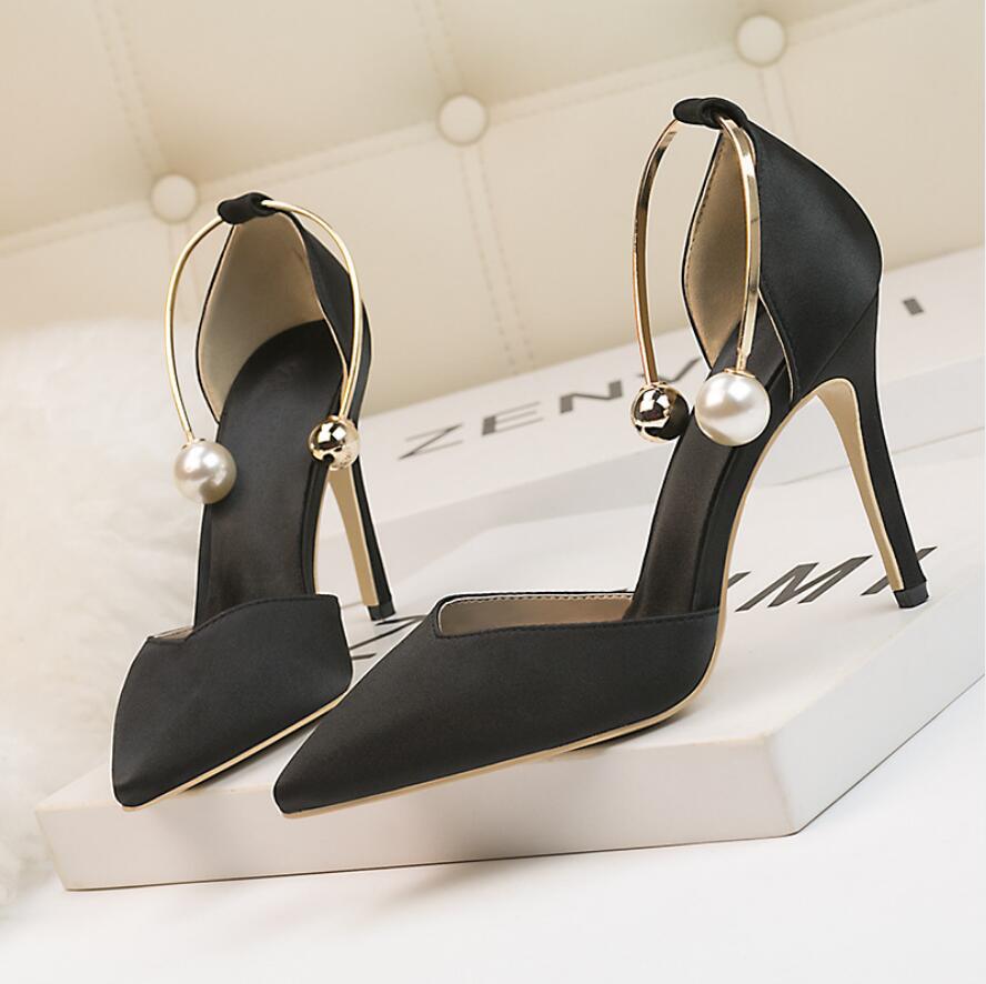 Pumps Genuine Leather Pearl High Heels OL Dress Shoes Lady Beige White Black Single Shoe Nice Quality, Extra shipping
Pumps Genuine Leather Pearl High Heels OL Dress Shoes Lady Beige White Black Single Shoe Nice Quality, Extra shipping