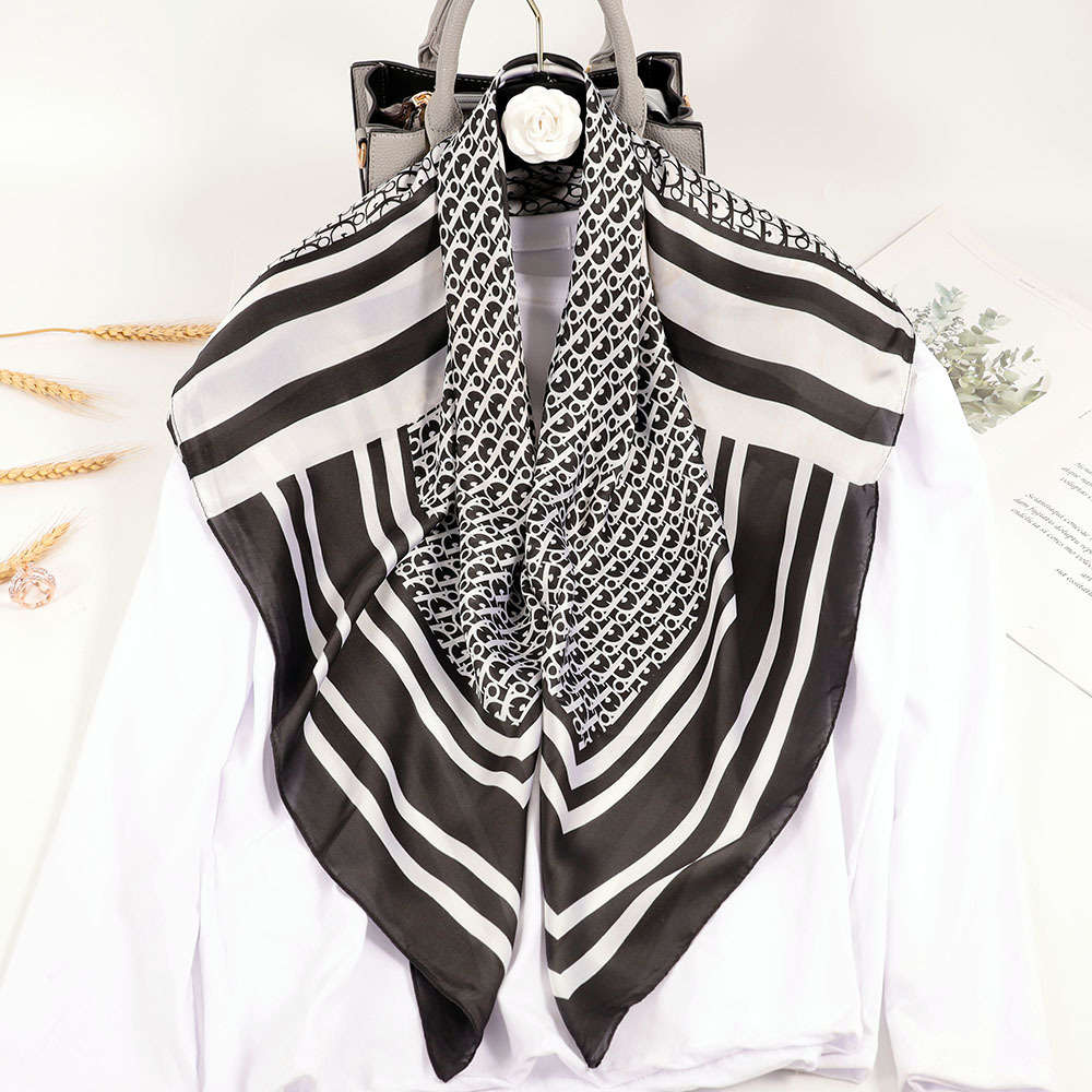 Black and white simple with letter D printed silk 90 * 90cm square scarf fashionable women's sunscreen shawl summer
Black and white simple with letter D printed silk 90 * 90cm square scarf fashionable women's sunscreen shawl summer