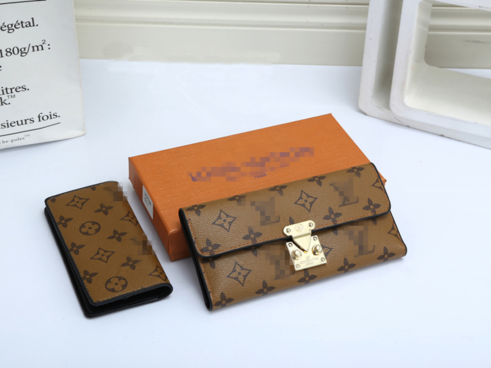 High quality Womens New High quality Classic Retro Purses with box Lady Leather Wallets Women Purse Wallet 3023
High quality Womens New High quality Classic Retro Purses with box Lady Leather Wallets Women Purse Wallet 3023