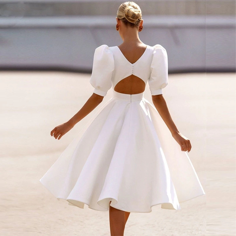 Women Dress Puff Sleeve Backless Sexy es Short High Waist Large Hem Party es White Plus Size Maxi 210513