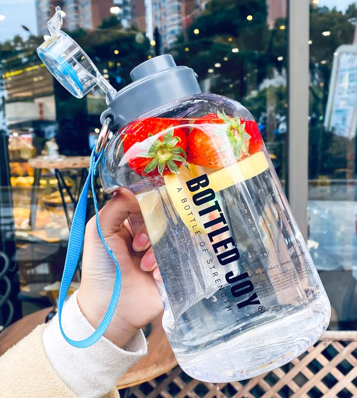 QuiFit Plastic Wide Mouth Big Drinking Water Bottles 1.5L 2.5L Gallon Jug BPA Free Sport Fitness Tourism GYM Travel Unique Item 201204
QuiFit Plastic Wide Mouth Big Drinking Water Bottles 1.5L 2.5L Gallon Jug BPA Free Sport Fitness Tourism GYM Travel Unique Item 201204
