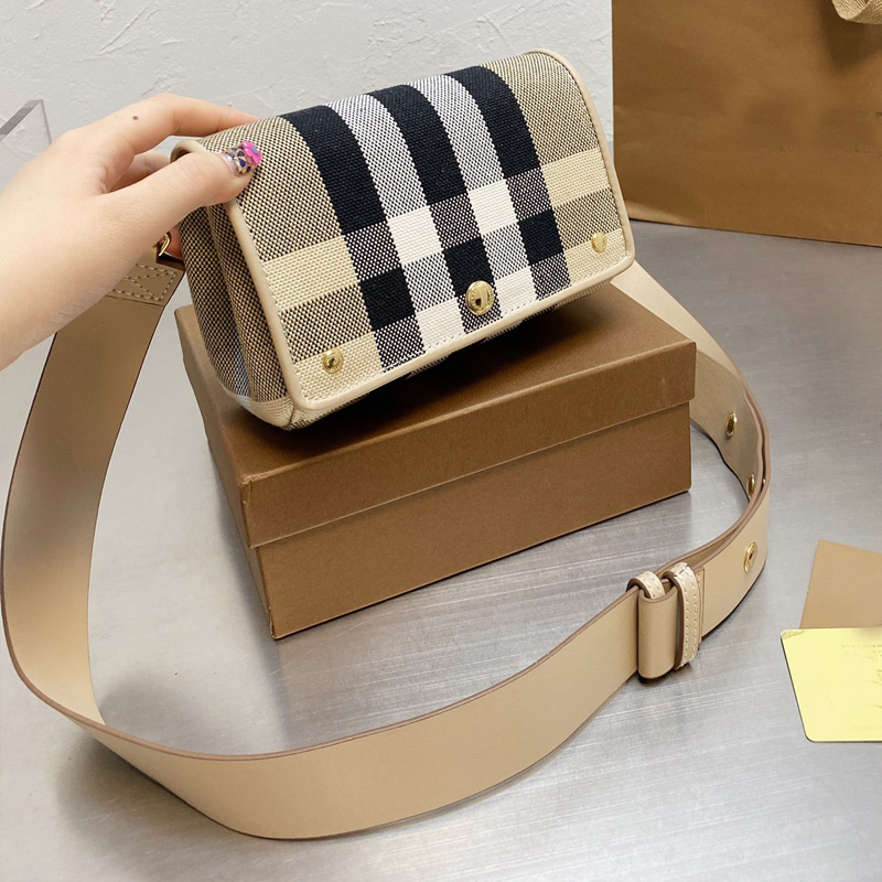 Vintage Crossbody Bag Check Canvas Clutch Bags Women Plaid Handbag Purse Fashion Letter Real Leather Detchable Adjustable Shoulder Strap Fla
Vintage Crossbody Bag Check Canvas Clutch Bags Women Plaid Handbag Purse Fashion Letter Real Leather Detchable Adjustable Shoulder Strap Fla