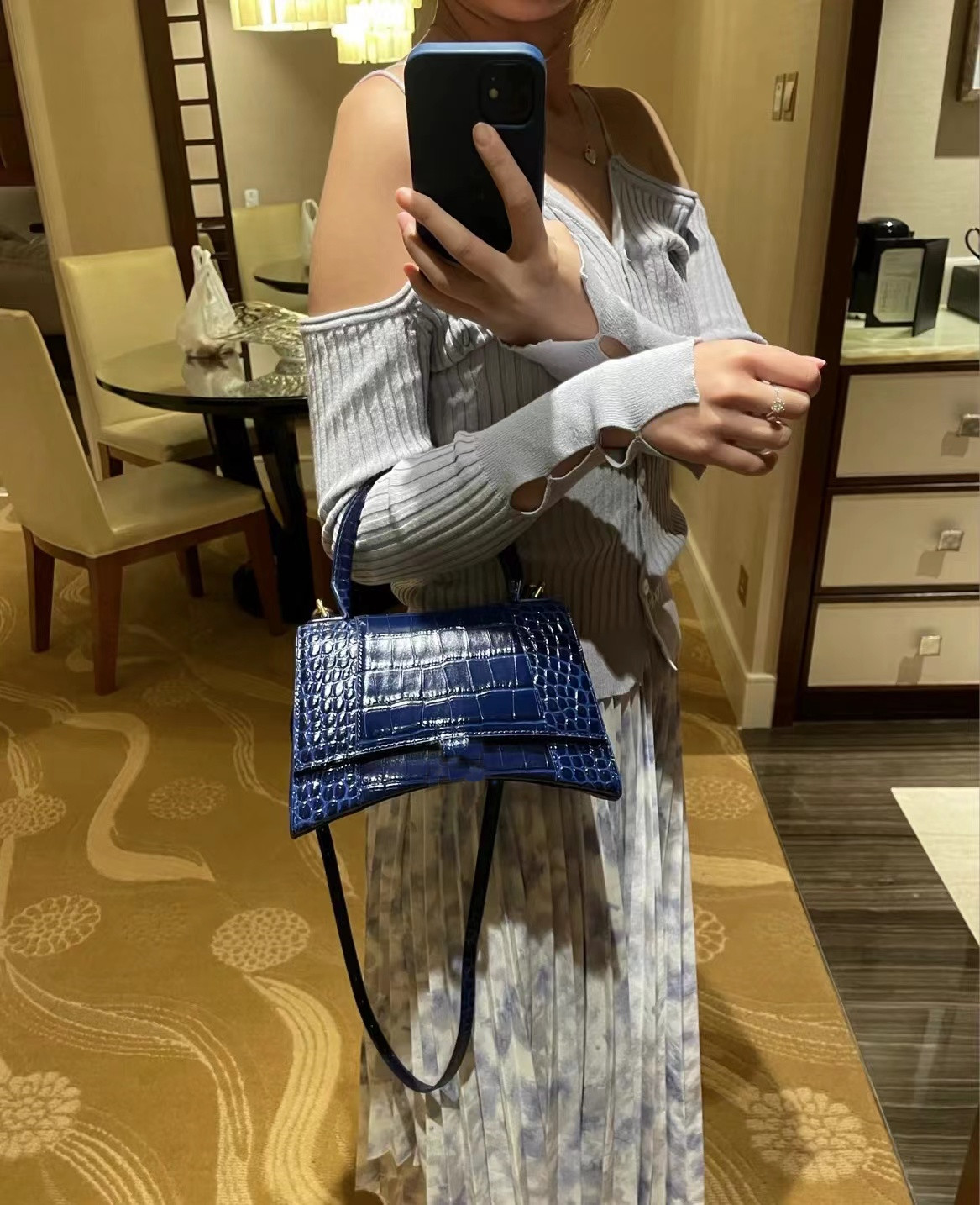 Advanced texture bag women 2022 new minority foreign style fashion hourglass women's Single Shoulder Messenger Bag Handbag
Advanced texture bag women 2022 new minority foreign style fashion hourglass women's Single Shoulder Messenger Bag Handbag