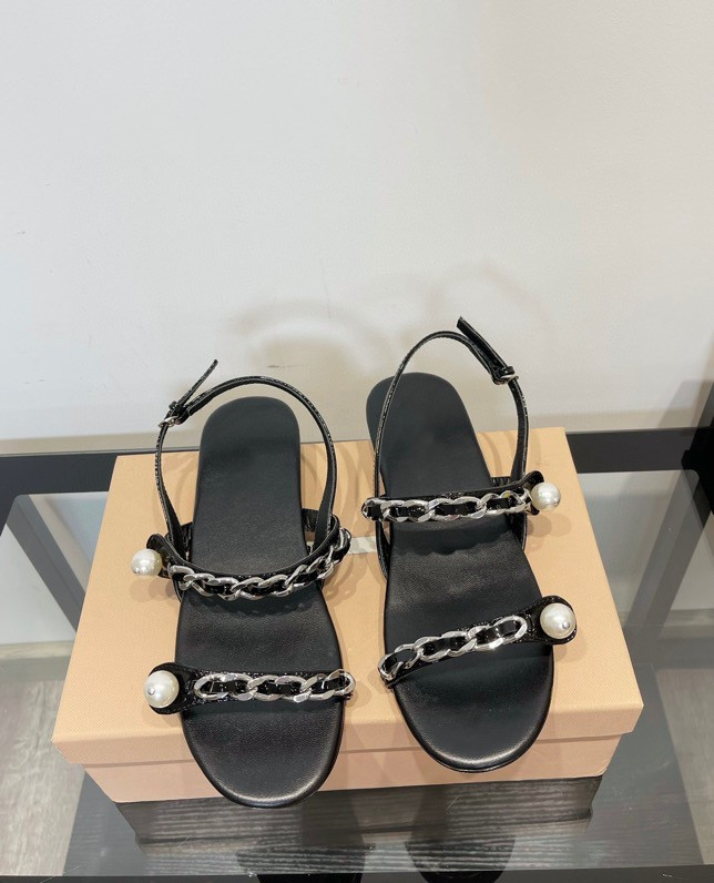 Prad 2021 Womens Top Quality Paris Sliders Summer Sandals Beach Slippers Ladies Flip Flops Loafers Black White Red Green Slides Shoes, Choose the color
Prad 2021 Womens Top Quality Paris Sliders Summer Sandals Beach Slippers Ladies Flip Flops Loafers Black White Red Green Slides Shoes, Choose the color