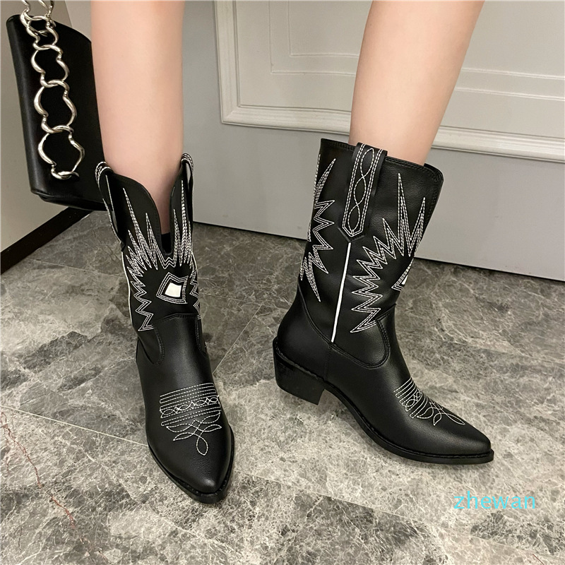 design cowboy boots restore ancient ways in female embroidery new fund of 2021 autumn winters is Martin Wholesale boot thick with knightsiz