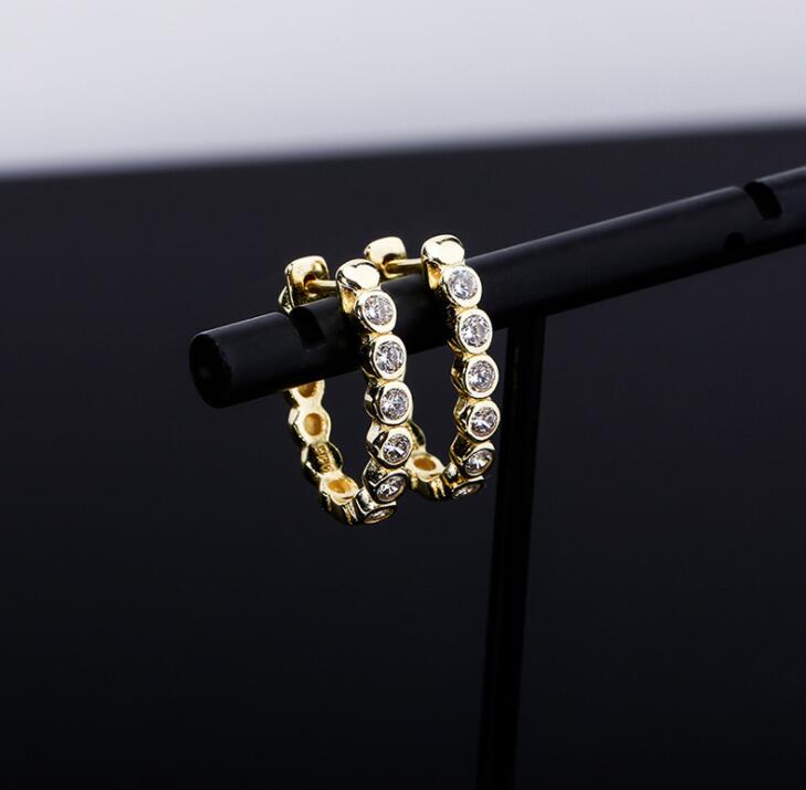 Hip hop 925 Silver Oval bubble Zircon Chandelier Earrings women's personalized fashion simple
Hip hop 925 Silver Oval bubble Zircon Chandelier Earrings women's personalized fashion simple