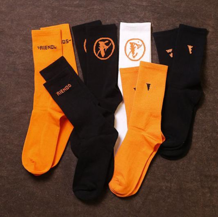 Fashion stockings 3 pairs orange black big letter European American high street men's and women's skateboarding socks
Fashion stockings 3 pairs orange black big letter European American high street men's and women's skateboarding socks