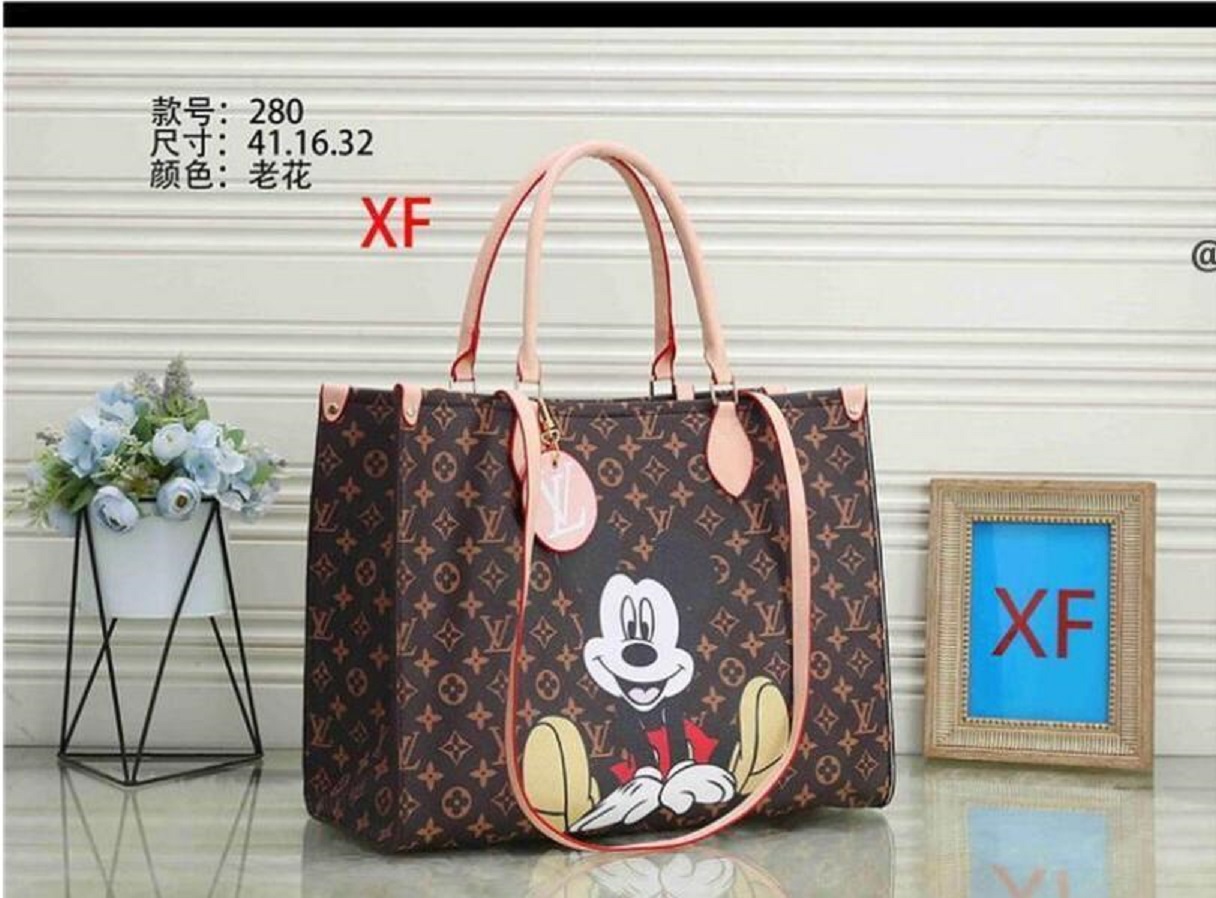 100% high quality LV LOUIS bag VITTON High capacity shopping bag classic shoulder bagss clutch handbag luxury crossbody, Red;black 
100% high quality LV LOUIS bag VITTON High capacity shopping bag classic shoulder bagss clutch handbag luxury crossbody, Red;black