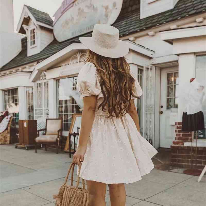 Sweet Princess Summer Women French Pleated Ruched Elastic Waist Ruffles Daisy Flower Print Puff Sleeve Mini Short Dress 210429