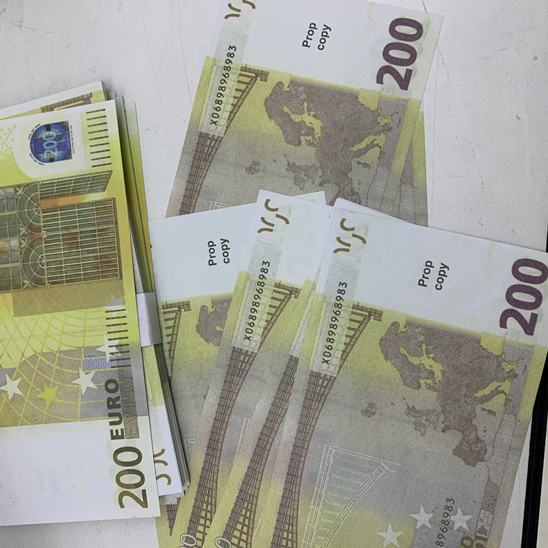 Festive Fake 200 Birthday Prop Toygun Stage Euro Money Party Bar Movie Euros Atmosphere Movie props
Festive Fake 200 Birthday Prop Toygun Stage Euro Money Party Bar Movie Euros Atmosphere Movie props