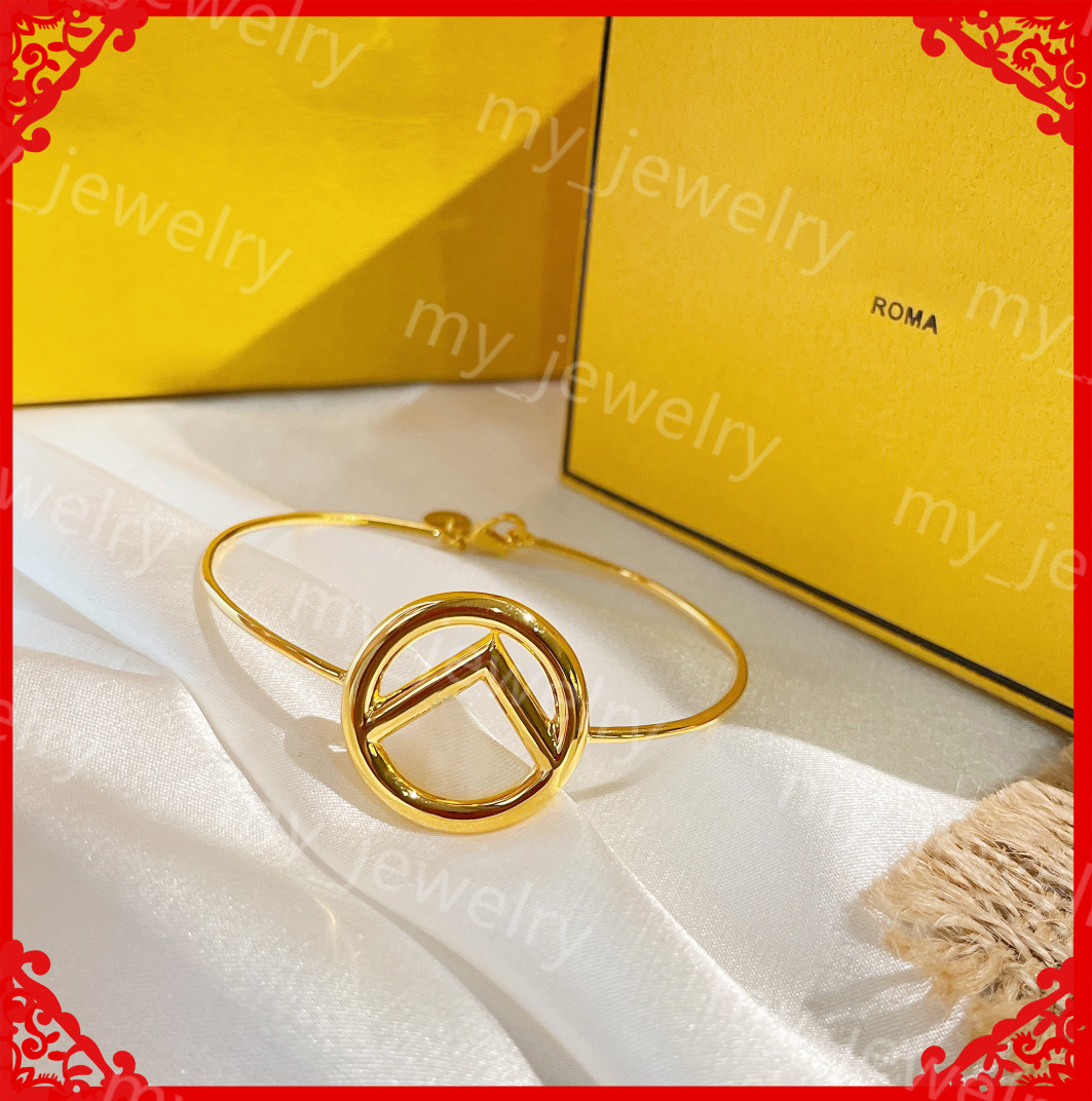 Luxurys Designer Bracelets For Women Designers Stainless Bangles Letter F Glossy Bracelet Wedding Lovers Gift Luxury Jewelry With For Bride
Luxurys Designer Bracelets For Women Designers Stainless Bangles Letter F Glossy Bracelet Wedding Lovers Gift Luxury Jewelry With For Bride
