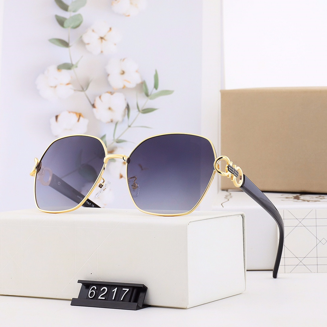 6217 new Fashion high quality Designer Sunglasses High Quality Brand Polarized lens Sun glasses Eyewear For Women eyeglasses metal frame with box case
6217 new Fashion high quality Designer Sunglasses High Quality Brand Polarized lens Sun glasses Eyewear For Women eyeglasses metal frame with box case