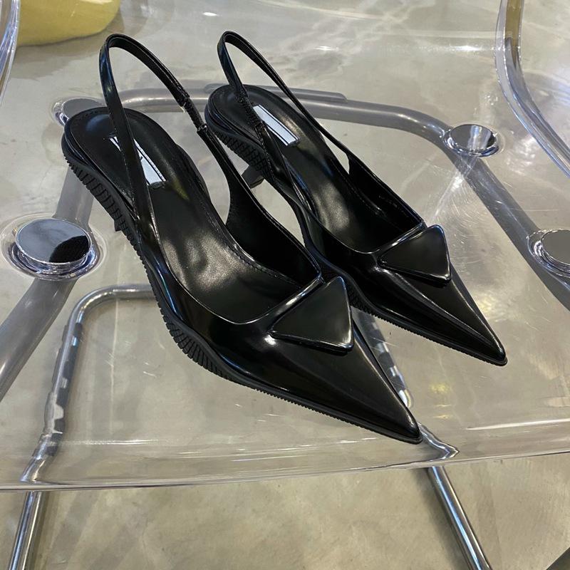 Sandals Fashion Women Sandal Pointed Toe Mules Shoe Back Buckle Strap Thin Mid Heels 3.5CM Designer Dress Shoes Black
Sandals Fashion Women Sandal Pointed Toe Mules Shoe Back Buckle Strap Thin Mid Heels 3.5CM Designer Dress Shoes Black