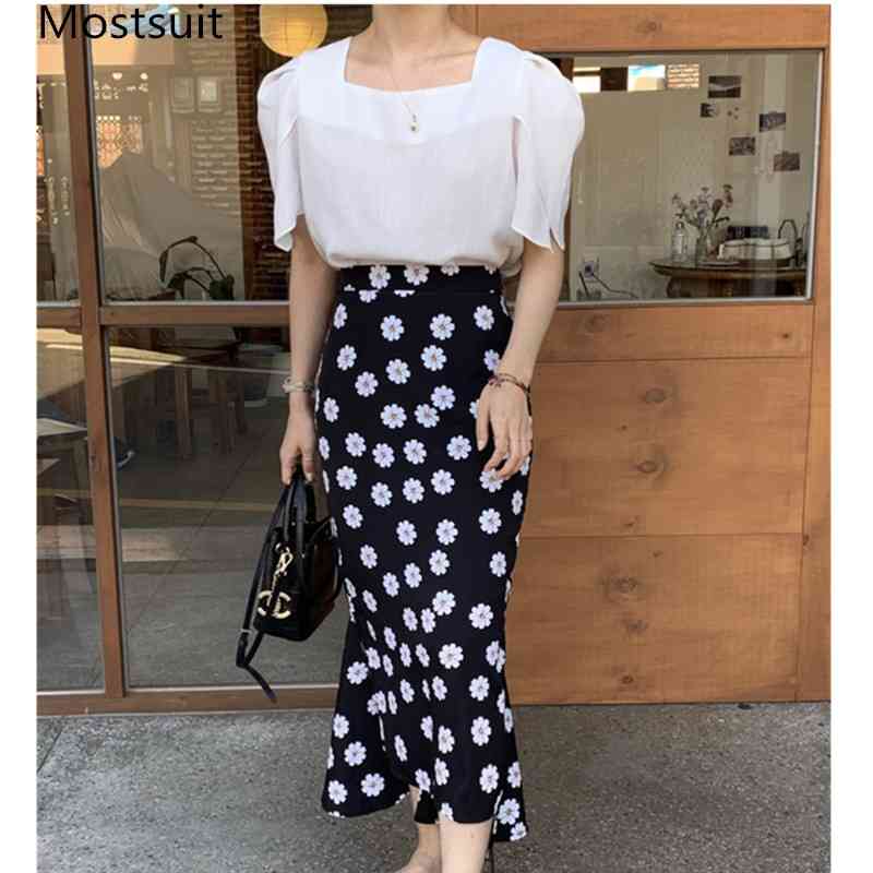 Summer Korean Fashion Two Piece Skirt Sets Outfits Women Short Sleeve Tops + Daisy Printed Splitting Matching 210518, Black skirt
Summer Korean Fashion Two Piece Skirt Sets Outfits Women Short Sleeve Tops + Daisy Printed Splitting Matching 210518, Black skirt
