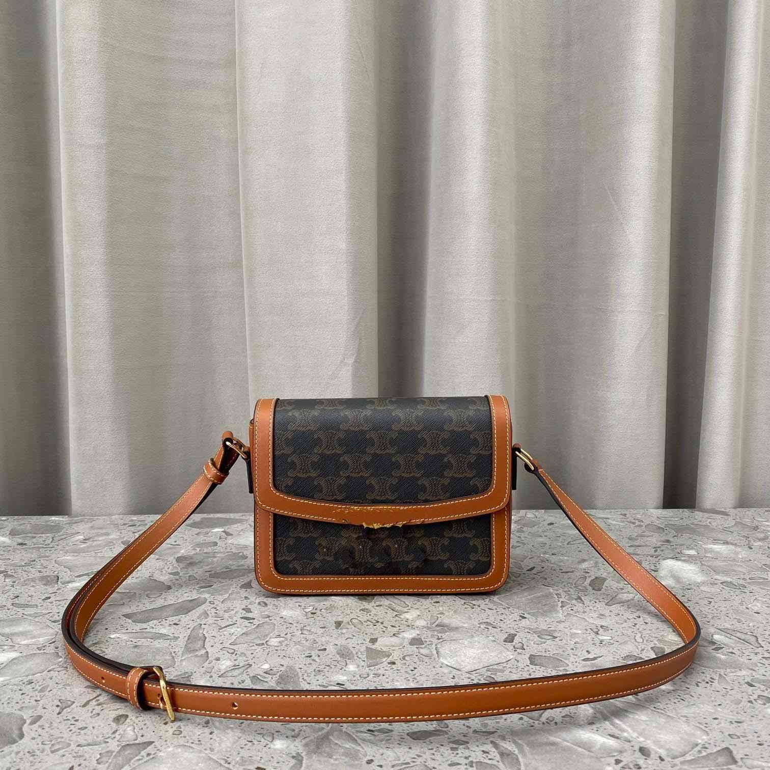 Women Luxurys Designers Bags 2021 Factory small square single slant cross fashionable leather GW2 Designer Handbag Handbags Totes Crossbody Bag
Women Luxurys Designers Bags 2021 Factory small square single slant cross fashionable leather GW2 Designer Handbag Handbags Totes Crossbody Bag