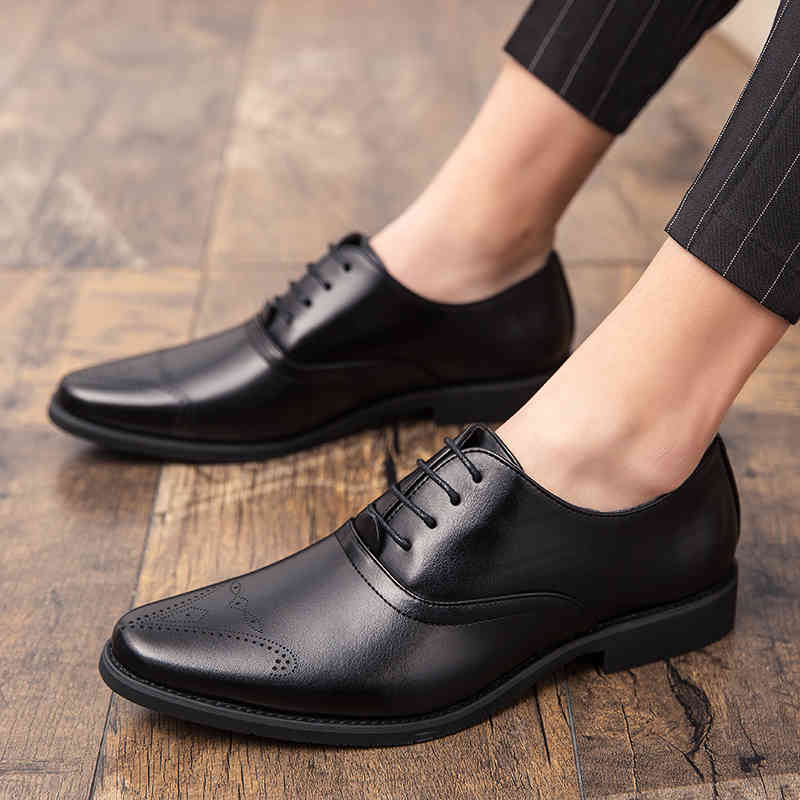 Dress Shoes Misalwa tamanho 38-46 asa ponta italiana masculino formal sapato de couro terno casamento elegante vestido derby s moda brogue WKU0, 1# shoe box
Dress Shoes Misalwa tamanho 38-46 asa ponta italiana masculino formal sapato de couro terno casamento elegante vestido derby s moda brogue WKU0, 1# shoe box