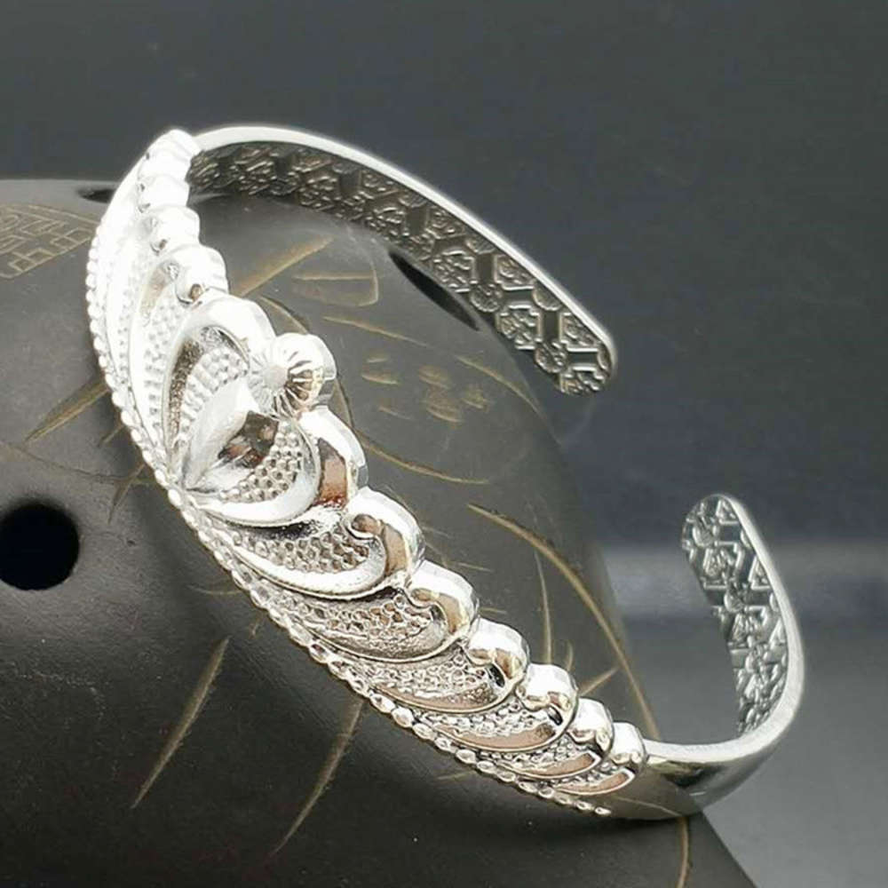 Hand catenary Korean simple literature princess style open crown alloy imitation bracelet adult Miao silver jewelry, Golden;silver
Hand catenary Korean simple literature princess style open crown alloy imitation bracelet adult Miao silver jewelry, Golden;silver