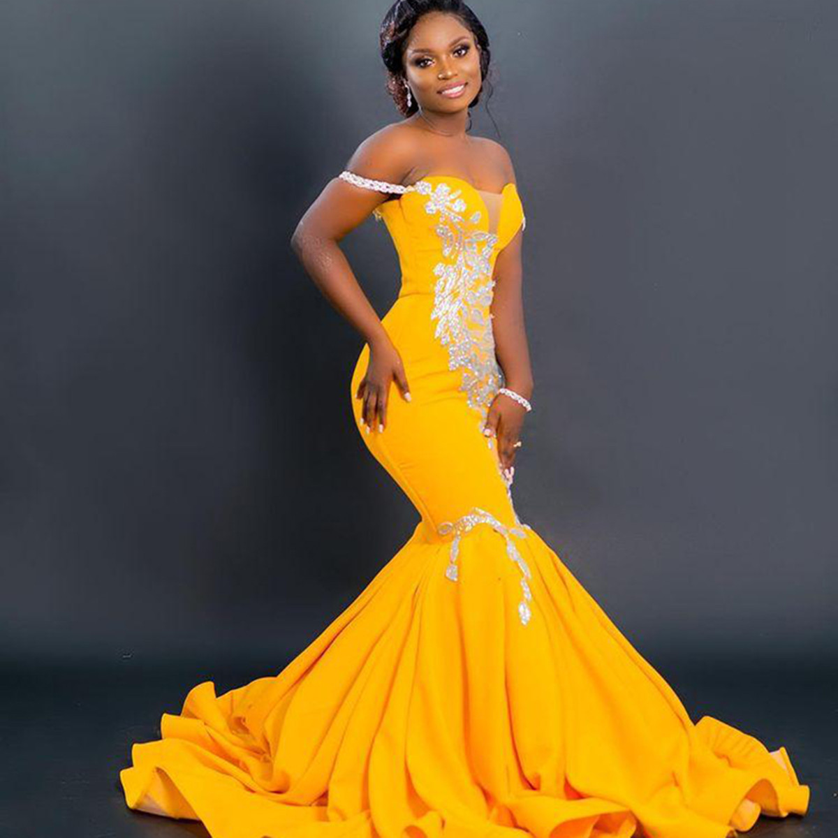 Off Shoulder Women Satin Evening Dresses Gold Mermaid Custom Made Sequined Lace Appliques Prom Gowns Plus Size