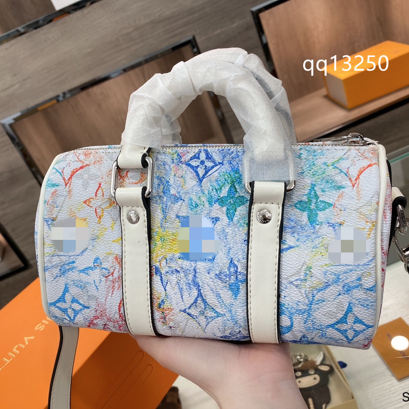 LV LOUIS BAG VITTON With folding box 2021 catwalk spring and summer model M45661 ink smudge pillow bag
LV LOUIS BAG VITTON With folding box 2021 catwalk spring and summer model M45661 ink smudge pillow bag