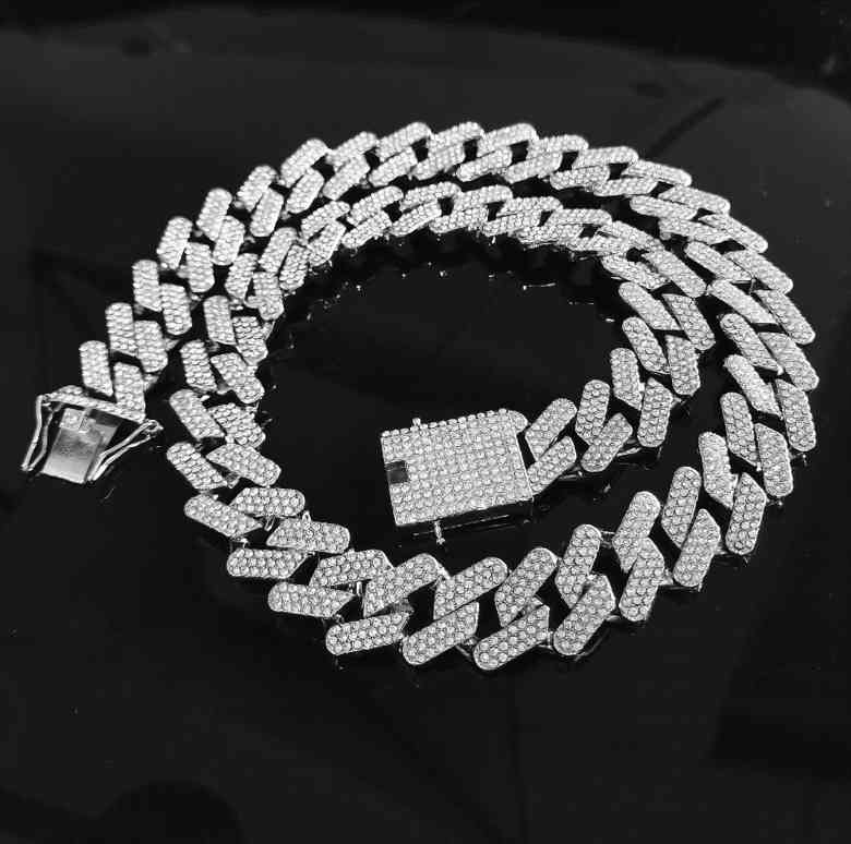 High quality fashion decorative necklace 20mm three row diamond Miami Cuba chain full of zircon men's hip hop cuban link coloured diamond
High quality fashion decorative necklace 20mm three row diamond Miami Cuba chain full of zircon men's hip hop cuban link coloured diamond