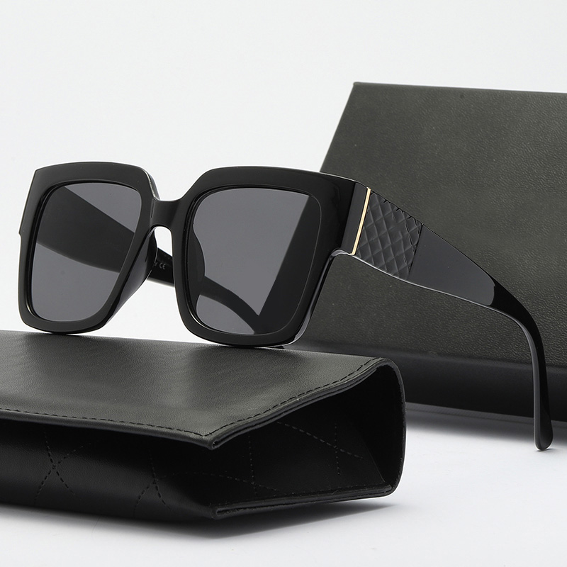 Designer Sunglass Women Eyeglasses Outdoor Shades Small sweetFrame Fashion Classic Lady Sun glasses Mirrors for Womens Luxury Sunglasses
Designer Sunglass Women Eyeglasses Outdoor Shades Small sweetFrame Fashion Classic Lady Sun glasses Mirrors for Womens Luxury Sunglasses