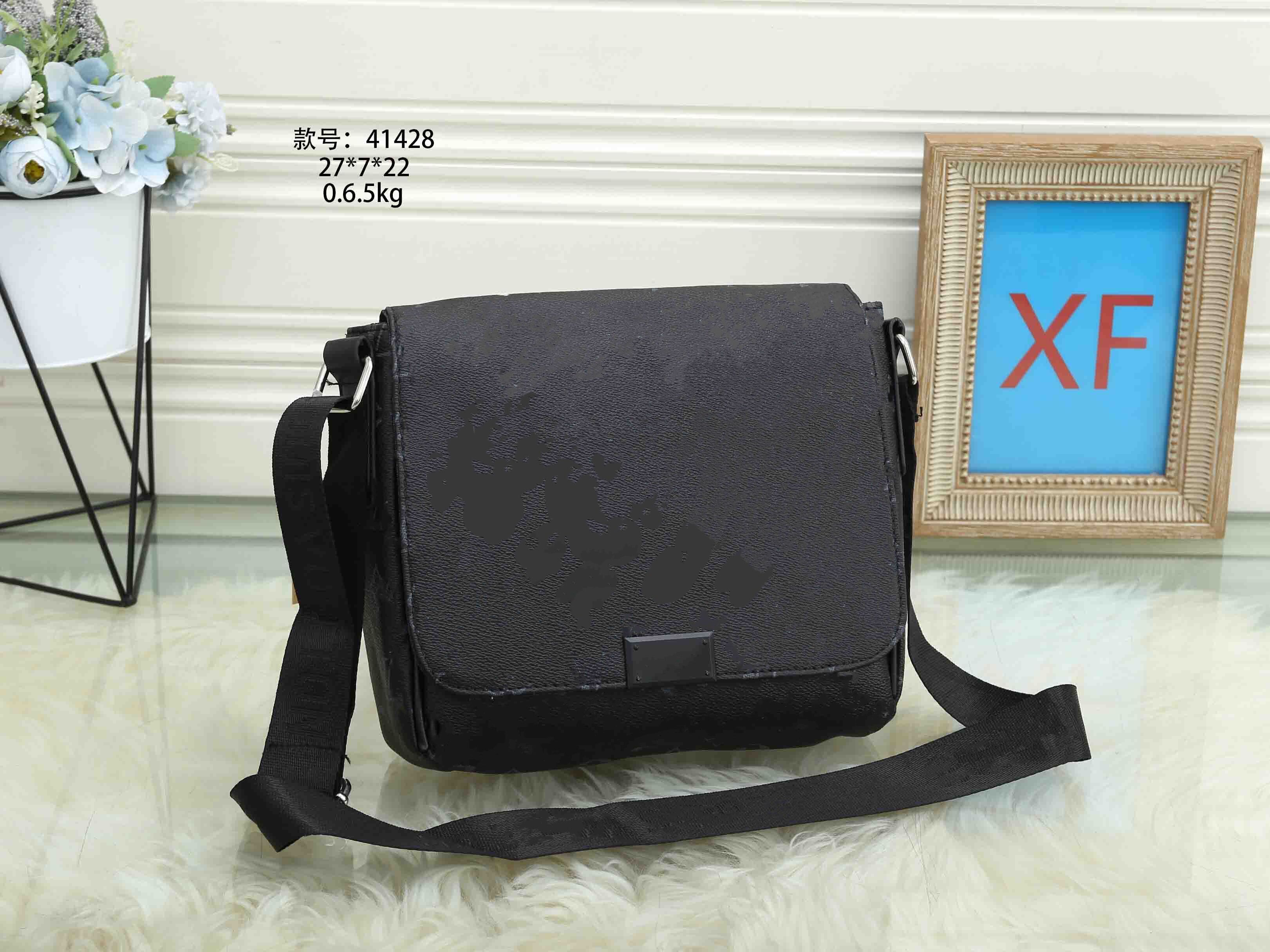 2021 Top briefcase shoulder bag for man Luxury designer handbags bags Chest pack lady Tote chains presbyopic purse messenger bag handbags BL009
2021 Top briefcase shoulder bag for man Luxury designer handbags bags Chest pack lady Tote chains presbyopic purse messenger bag handbags BL009