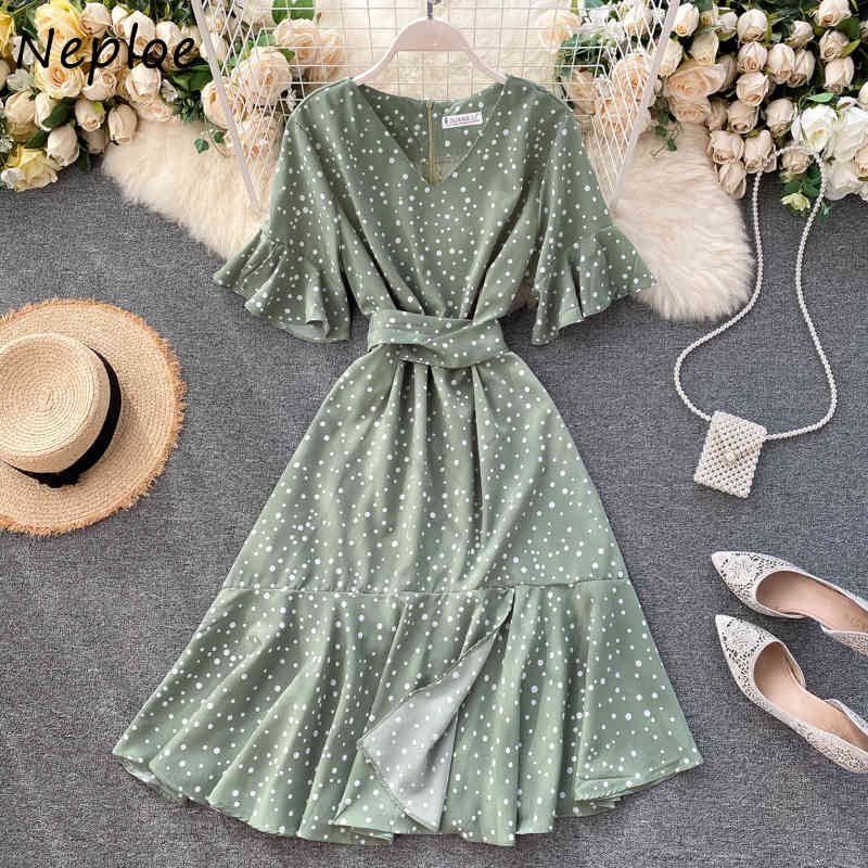Neploe Polka Dot Print Dress Women Vintage V Neck Flare Sleeve Party Dresses Elegant Sashes Slim Waist Vestido De Fiesta 1E697 210423, Black
Neploe Polka Dot Print Dress Women Vintage V Neck Flare Sleeve Party Dresses Elegant Sashes Slim Waist Vestido De Fiesta 1E697 210423, Black
