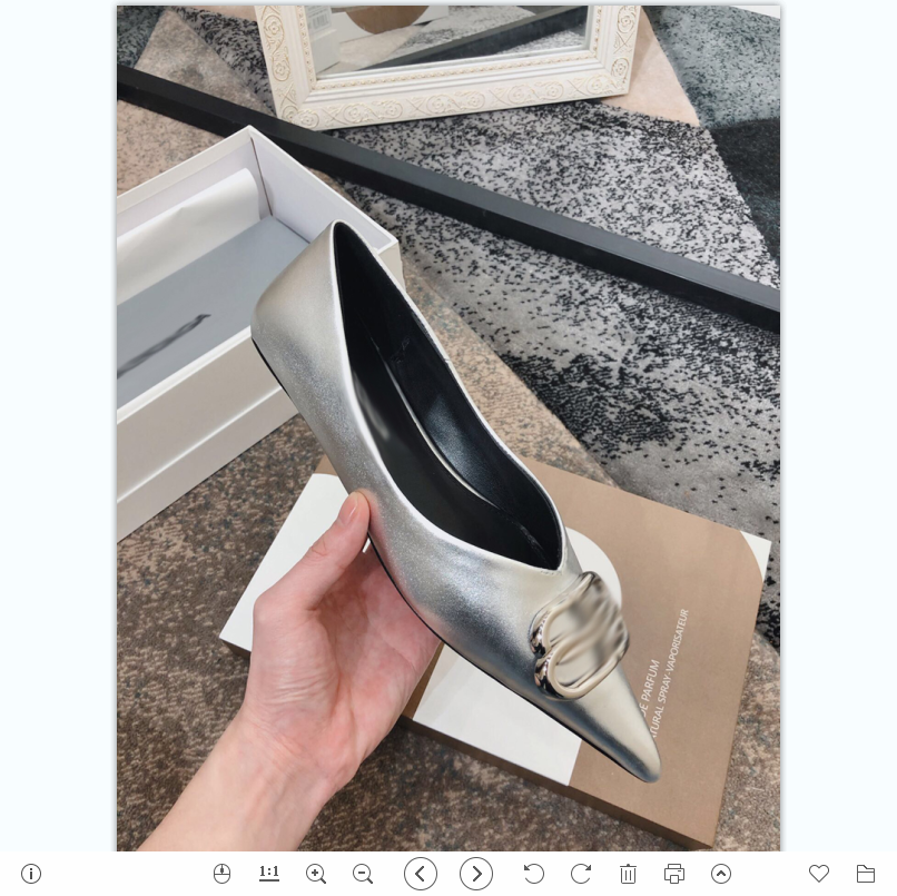 2021 Good Quality Fashion Women Luxurys Designers Shoes Designer Sandals Womens Luxury High Heels Sandal Dress Shoess With Box Size 35-41 -G526, Silver
2021 Good Quality Fashion Women Luxurys Designers Shoes Designer Sandals Womens Luxury High Heels Sandal Dress Shoess With Box Size 35-41 -G526, Silver