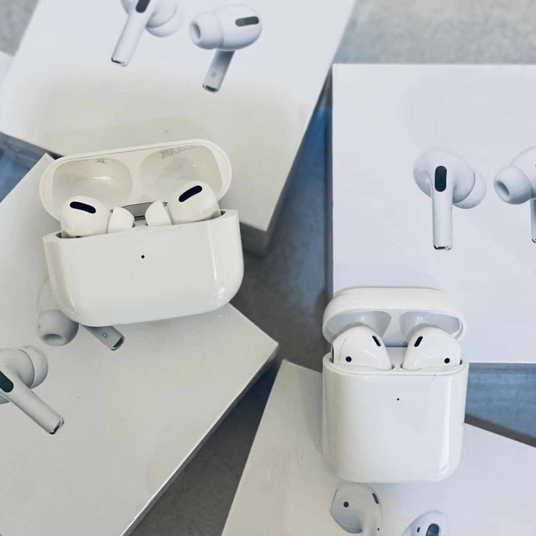 Luxurys Desingers Simple airpods pro case Headphone Accessories Earphone Electroplated soft Cover AirPod 1/2/3 generation couples for men and women good nice
Luxurys Desingers Simple airpods pro case Headphone Accessories Earphone Electroplated soft Cover AirPod 1/2/3 generation couples for men and women good nice