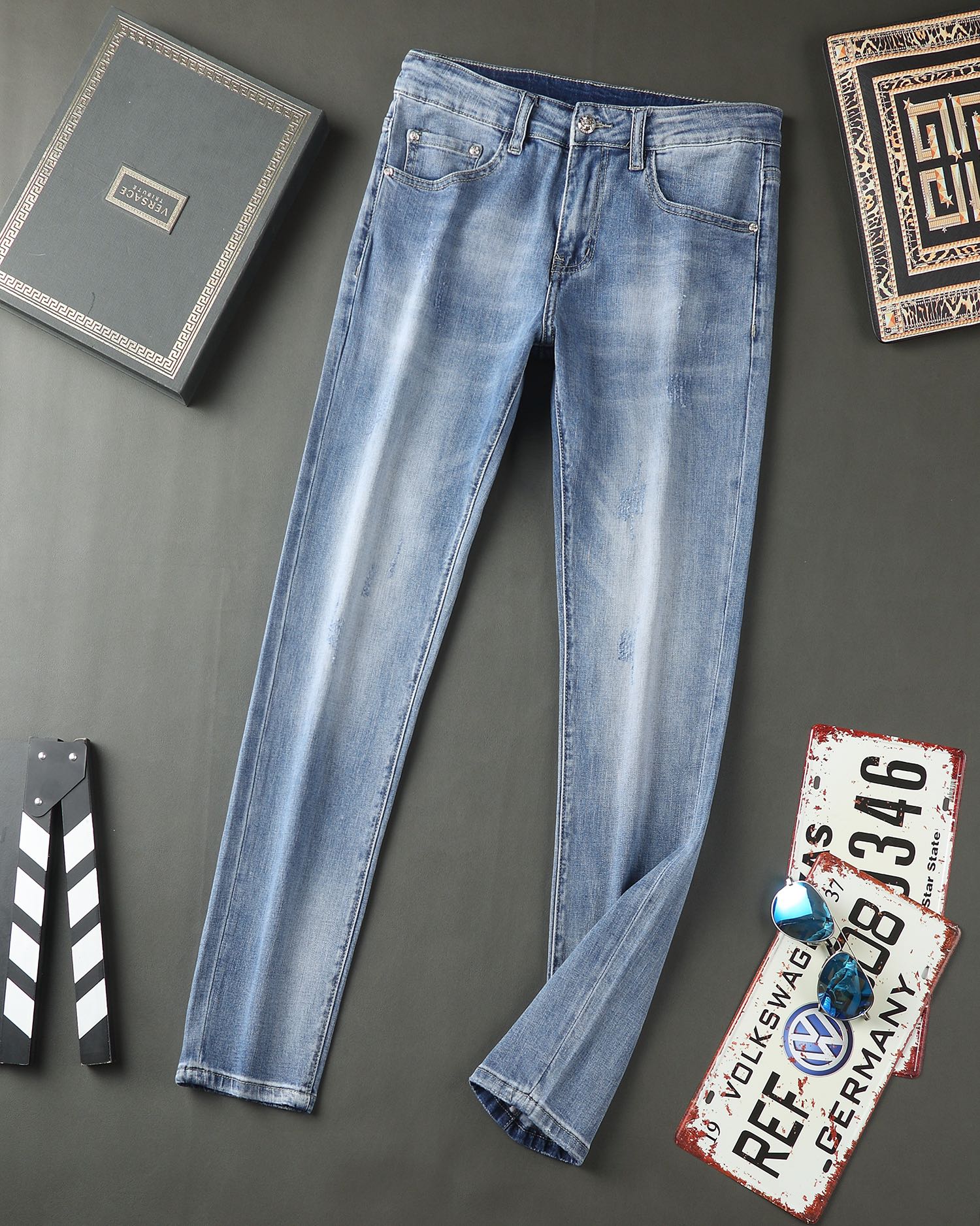 Jeans Designer Mens Blue Tiered Trousers Size -38 Casual Midweight Summer Thin Pants Plaid Regular Pant Latest Listin Fashion Slim-leg Motorcycle straight leg Jean
Jeans Designer Mens Blue Tiered Trousers Size -38 Casual Midweight Summer Thin Pants Plaid Regular Pant Latest Listin Fashion Slim-leg Motorcycle straight leg Jean