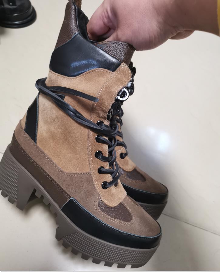 Women Laureate Platform Desert Boot Chunky Jacquard Textile Leopard Designer Lady Canvas Leather Laces Treaded Rubber Outsole Boots, Boot dustbag
Women Laureate Platform Desert Boot Chunky Jacquard Textile Leopard Designer Lady Canvas Leather Laces Treaded Rubber Outsole Boots, Boot dustbag