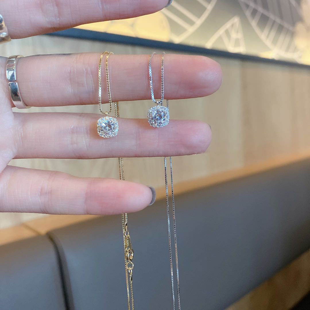 Small Square Diamond Pendant Flash Female Necklace Minority Design Feeling Light Luxury Temperament Simple Clavicle Chain