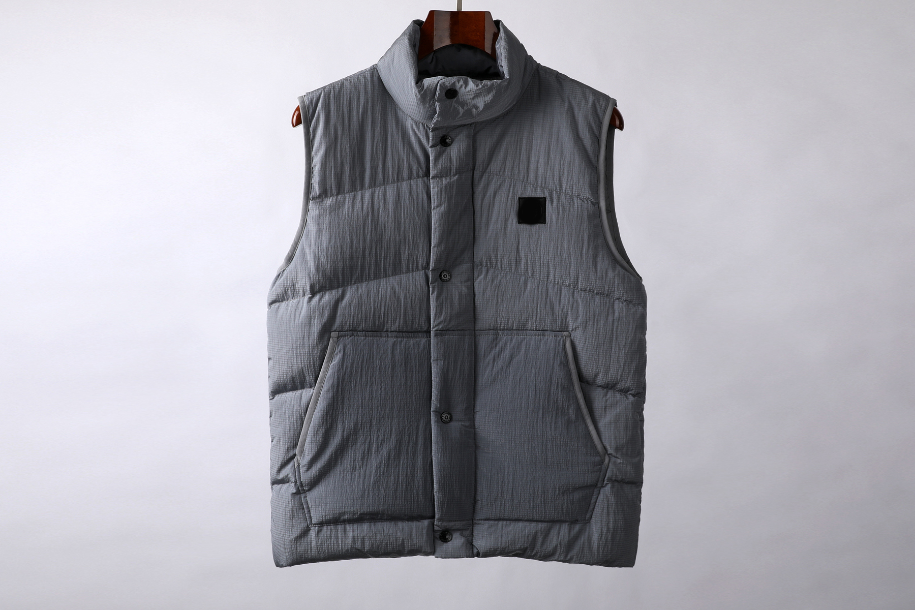 cptoney astone is lan d men's vests designer sleeveless winter thin down vest, Black;white
cptoney astone is lan d men's vests designer sleeveless winter thin down vest, Black;white