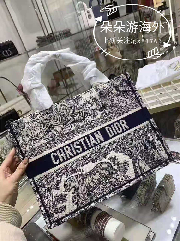 Outlet Women Luxurys Designers Handbag 2021 Christian Classic Tiger Tote One Shoulder Portable Shopping Bag Printed Embroidered Canvas Women
Outlet Women Luxurys Designers Handbag 2021 Christian Classic Tiger Tote One Shoulder Portable Shopping Bag Printed Embroidered Canvas Women