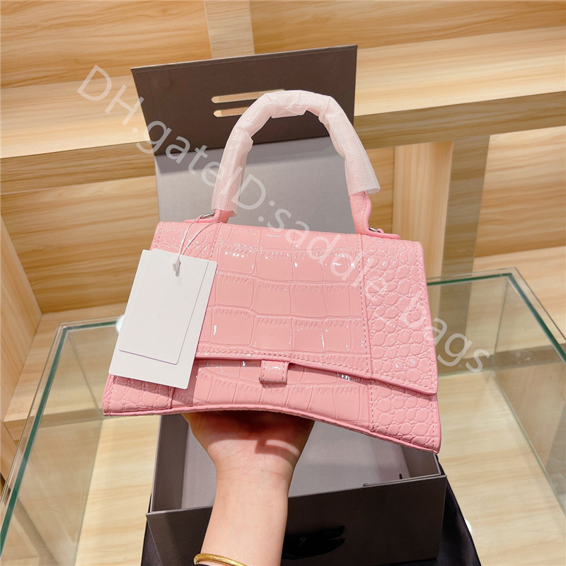 2021 SS Famous Designer Luxury Lady Fashion Handbags Shoulder Bags Totes women Cross Body package ladies Canvas Embroidery Handbag designers bag backpack top, Color q
2021 SS Famous Designer Luxury Lady Fashion Handbags Shoulder Bags Totes women Cross Body package ladies Canvas Embroidery Handbag designers bag backpack top, Color q