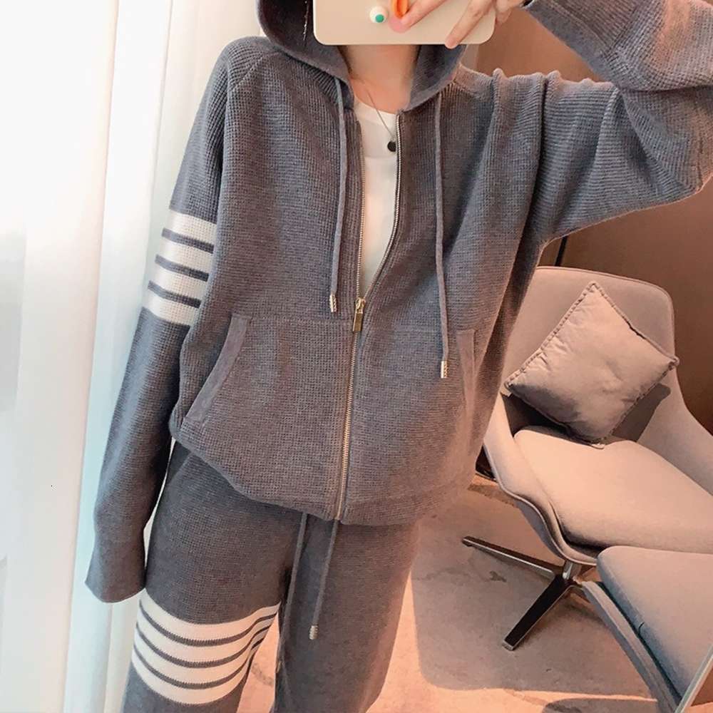 Fashion brand TB 4-bar waffle casual jacket knitted sports suit for men and women, Black
Fashion brand TB 4-bar waffle casual jacket knitted sports suit for men and women, Black